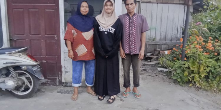 MIMPI KULIAH DI CHINA TERANCAM KANDAS, DUA SISWI BERPRESTASI ASAL KABUPATEN SOLOK TERKENDALA BIAYA KEBERANGKATAN