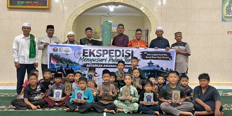 Menyusuri Pulau Terluar, Antarkan Amanah dan Hidayah