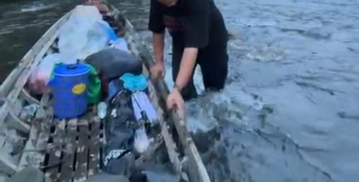 Terjang Arus Deras Demi Dakwah dan Antarkan Amanah Bantuan di Pedalaman Kampar Kiri Hulu