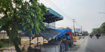 HALTE TEMPAT PARKIR KENDARAAN RUSAK