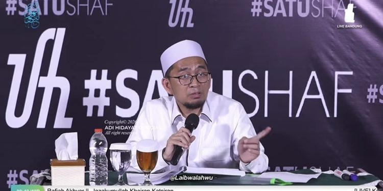 Ustadz Adi Hidayat Luruskan Polemik Syekh Al-Albani: “Saya Tidak Pernah Merendahkan”